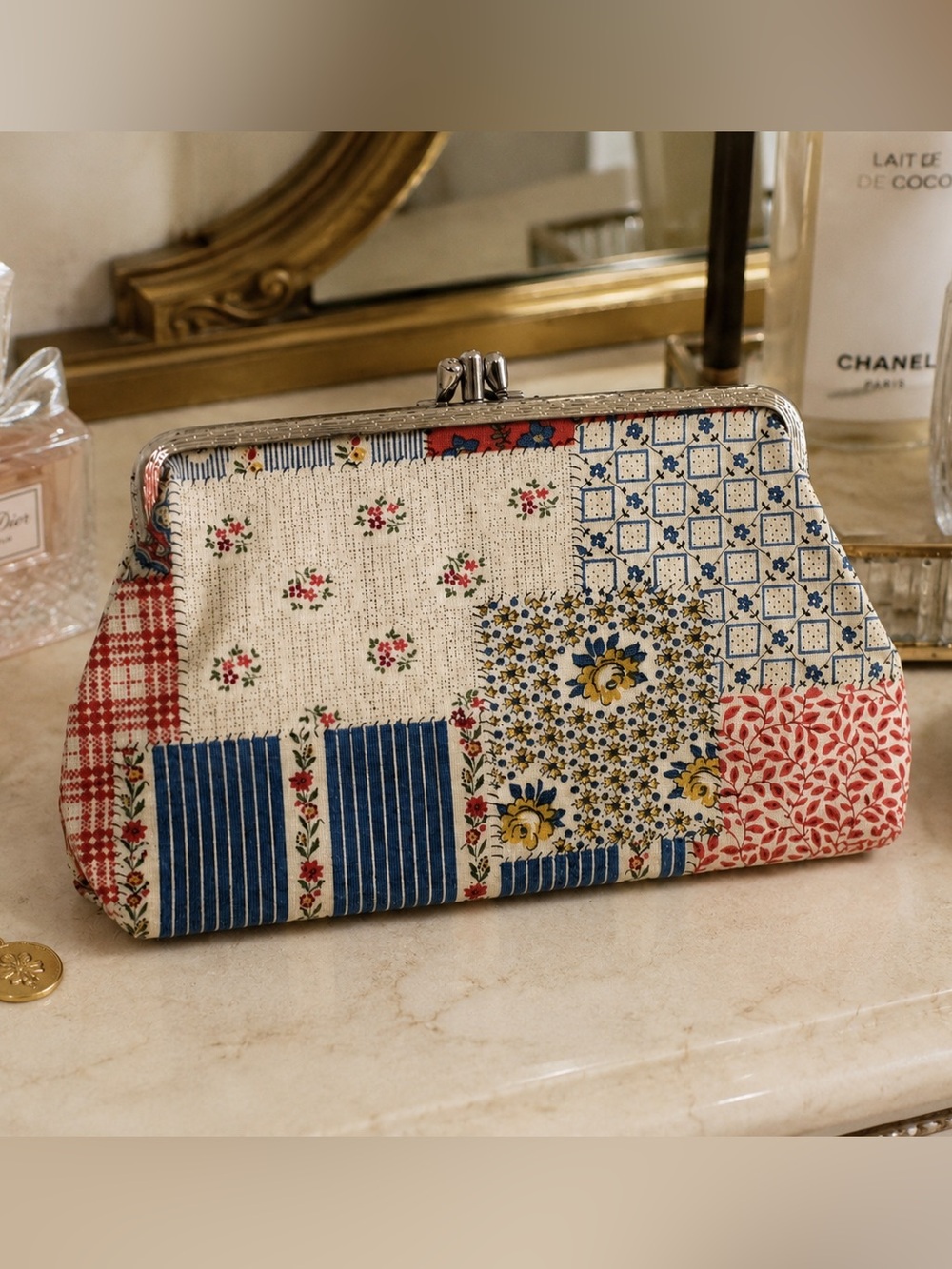 Vintage 1960s / 1970s Patchwork Floral Kiss Lock Cosmetic Clutch Bag Cottagecore